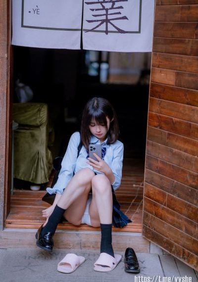 女人脱袜子露腿的行为_高清高清在线观看