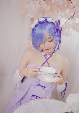麻豆蜜芽忘忧草一区744_超清完整视频观看